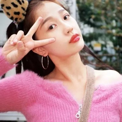 艾米莉亚·佩雷斯封面